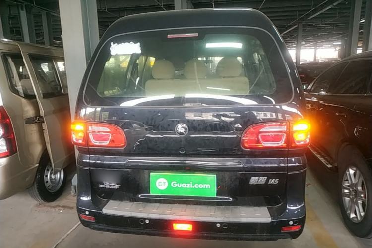 Used FORTHING Lingzhi 2022 M5 1.6L Practical Model 5 Seats Rear