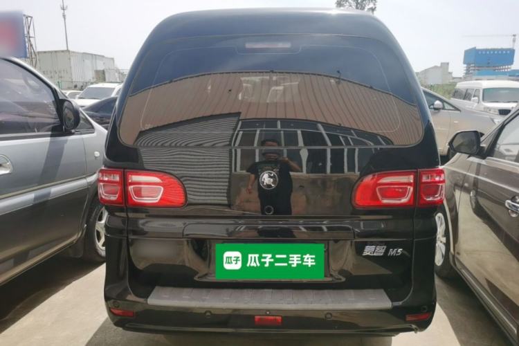 Used FORTHING Lingzhi 2022 M5 1.6L Practical Model 5 Seats Rear