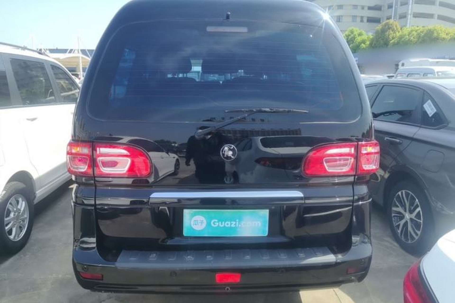 Used FORTHING Lingzhi 2022 Striving Version M5L 2.0L Luxury 7-Seater Rear