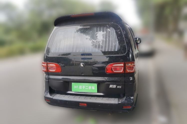 Used FORTHING Lingzhi 2022 M5 1.6L Practical Model 5 Seats Rear