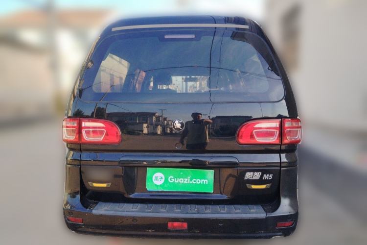 Used FORTHING Lingzhi 2022 M5 1.6L Practical Model 5 Seats Rear