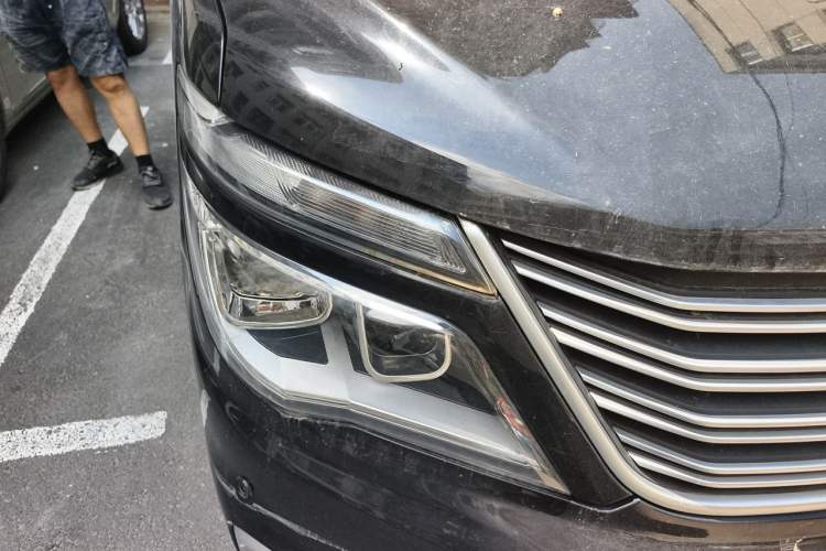 Used FORTHING Lingzhi 2022 Striving Version M5L 1.6L Base Model 7 Seats Right Front Headlight