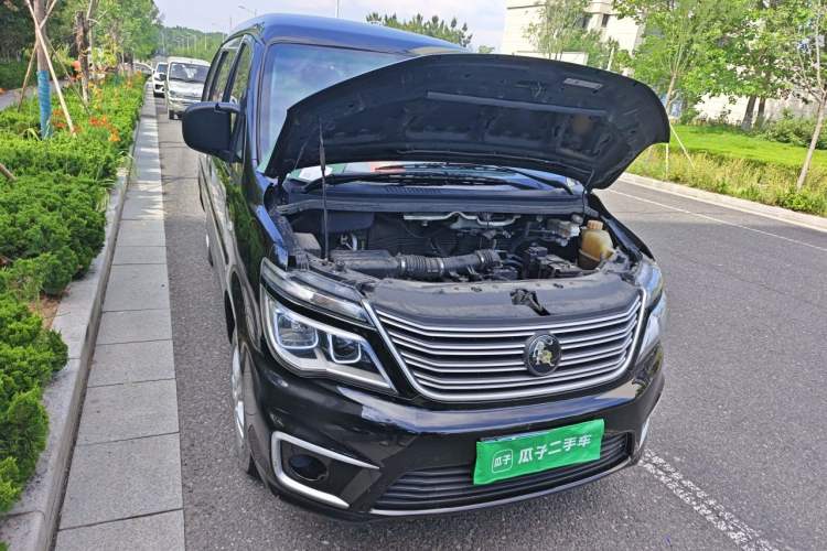 Used FORTHING Lingzhi 2022 M5 1.6L Practical Model 5 Seats Right Front Headlight