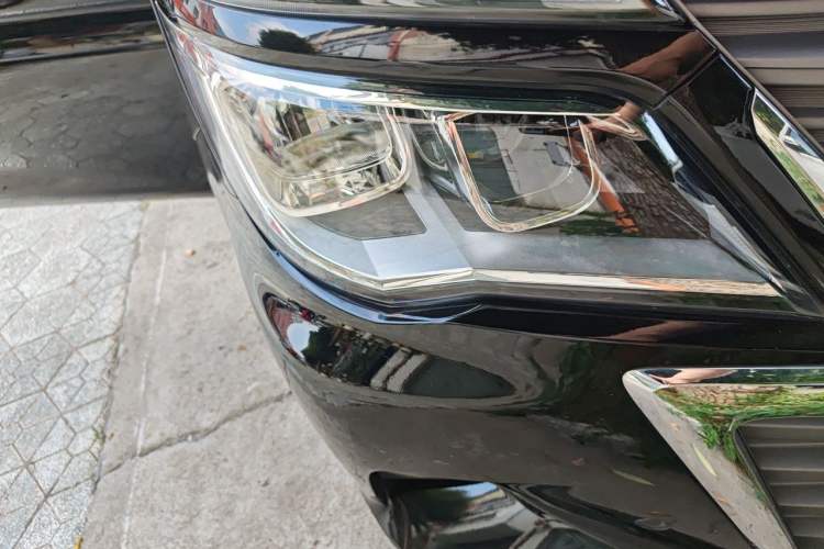 Used FORTHING Lingzhi 2022 Striving Version M5L 1.6L Luxury 7-Seater Right Front Headlight