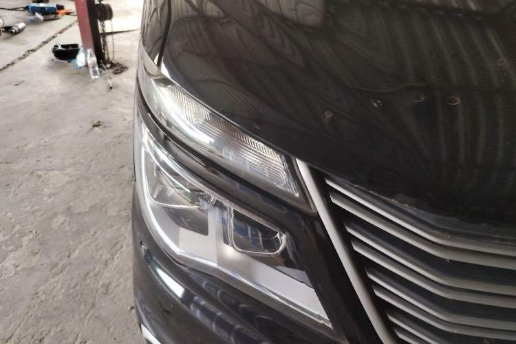 Used FORTHING Lingzhi  Right Front Headlight