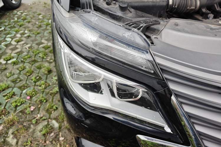Used FORTHING Lingzhi 2022 Striving Version M5L 1.6L Luxury 7-Seater Right Front Headlight