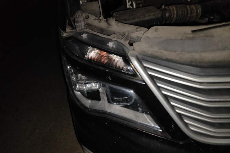 Used FORTHING Lingzhi 2022 M5L 1.6L Utility Model 7 Seats Right Front Headlight