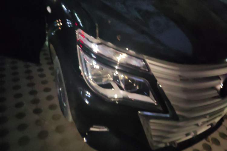 Used FORTHING Lingzhi 2022 Striving Version M5L 1.6L Base Model 7 Seats Right Front Headlight
