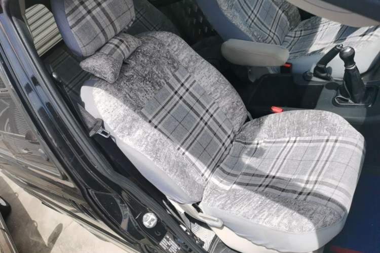 Used FORTHING Lingzhi 2022 M5 1.6L Practical Model 5 Seats Right Front Seat
