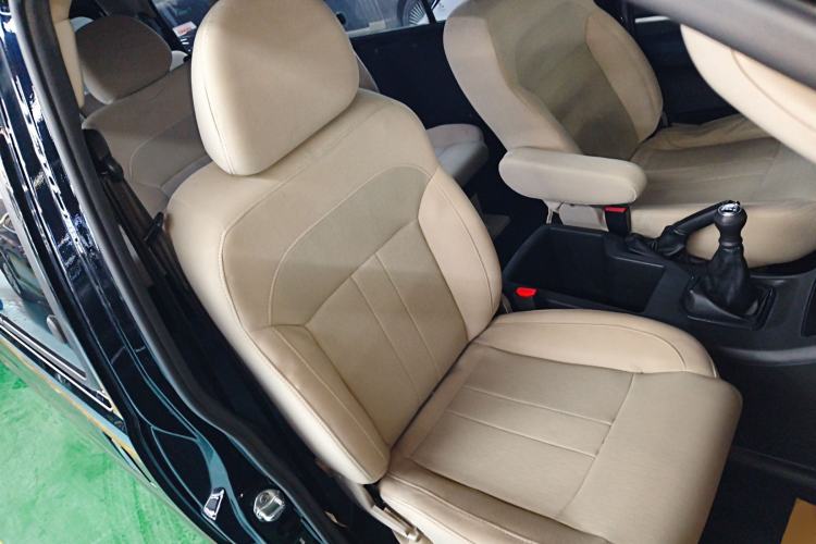 Used FORTHING Lingzhi 2022 M5L 1.6L Utility Model 7 Seats Right Front Seat