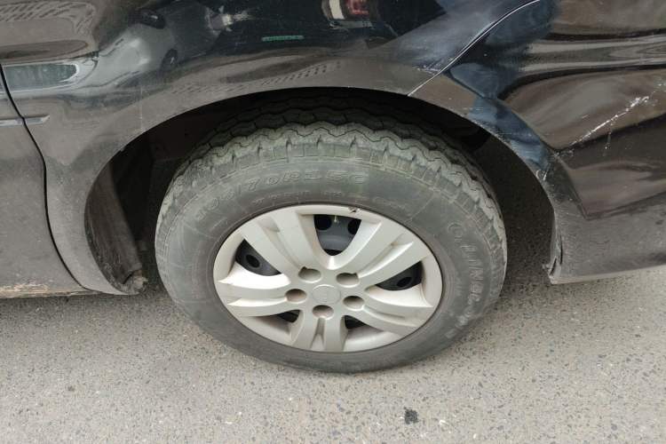 Used FORTHING Lingzhi 2022 M5L 1.6L Utility Model 7 Seats Right Front Wheel Hub