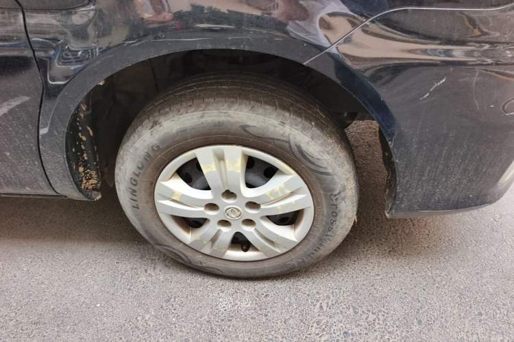 Used FORTHING Lingzhi 2022 Striving Version M5L 1.6L Base Model 7 Seats Right Front Wheel Hub
