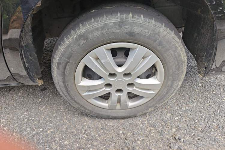 Used FORTHING Lingzhi 2022 M5 1.6L Practical Model 5 Seats Right Front Wheel Hub