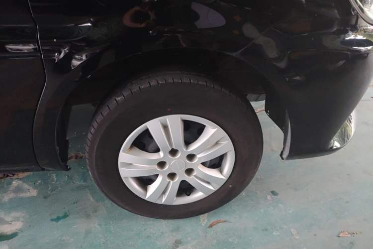 Used FORTHING Lingzhi 2022 Striving Version M5L 1.6L Base Model 7 Seats Right Front Wheel Hub