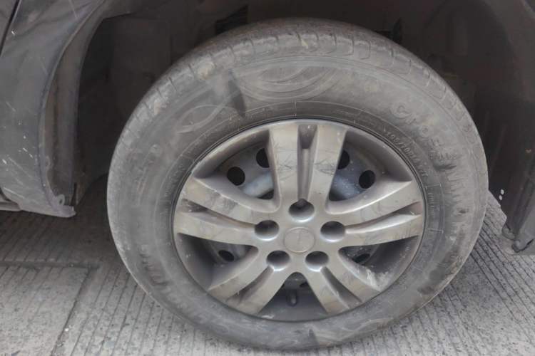 Used FORTHING Lingzhi 2022 M5L 1.6L Utility Model 7 Seats Right Front Wheel Hub