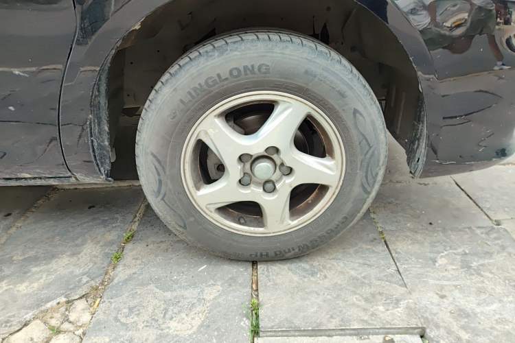 Used FORTHING Lingzhi 2022 M5 1.6L Practical 7-Seater Right Front Wheel Hub