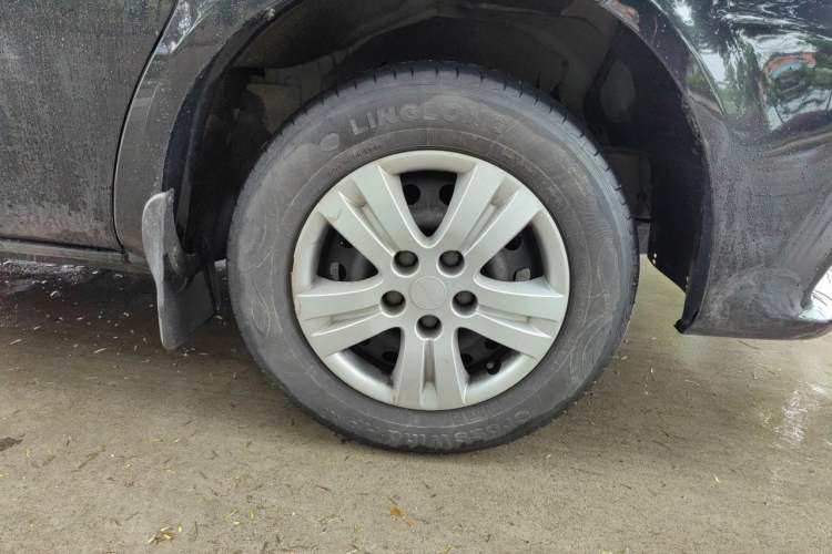 Used FORTHING Lingzhi 2022 Striving Version M5L 1.6L Base Model 9-Seater Right Front Wheel Hub