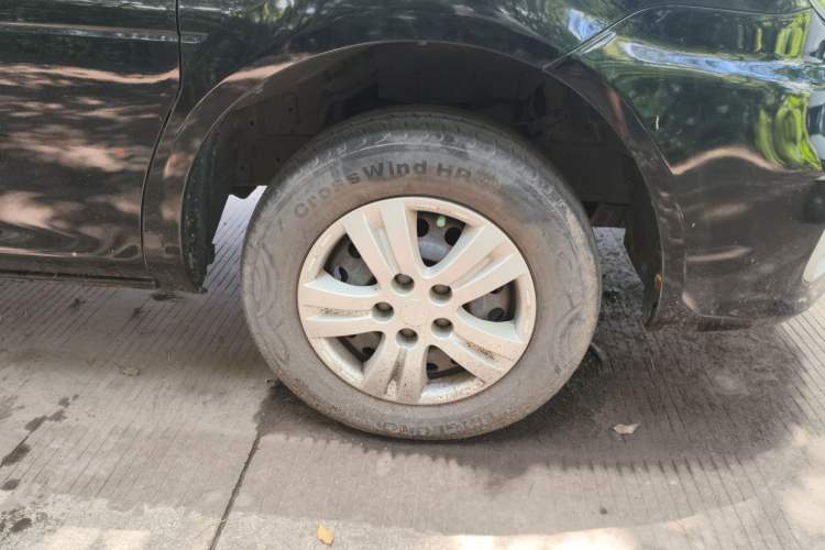 Used FORTHING Lingzhi 2022 M5 1.6L Practical 7-Seater Right Front Wheel Hub