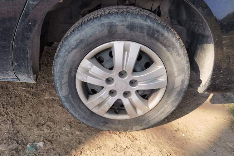 Used FORTHING Lingzhi 2022 M5 1.6L Practical 7-Seater Right Front Wheel Hub