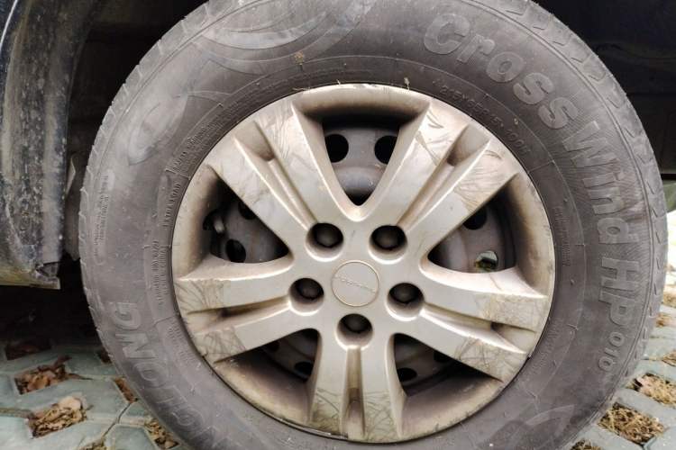 Used FORTHING Lingzhi 2022 M5L 1.6L Utility Model 7 Seats Right Front Wheel Hub
