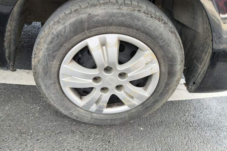 Used FORTHING Lingzhi 2022 M5 1.6L Practical 7-Seater Right Front Wheel Hub