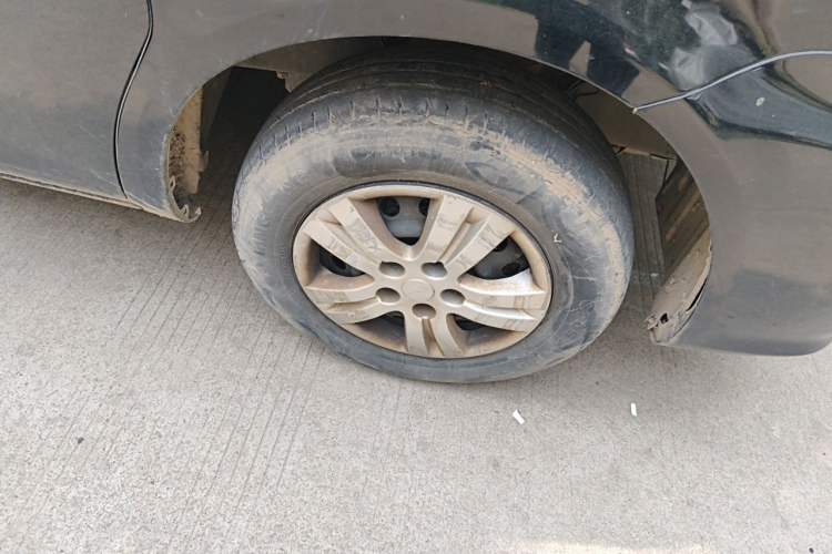 Used FORTHING Lingzhi 2022 M5L 1.6L Utility Model 7 Seats Right Front Wheel Hub