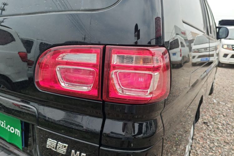 Used FORTHING Lingzhi 2022 M5L 1.6L Utility Model 7 Seats Right Rear Taillight