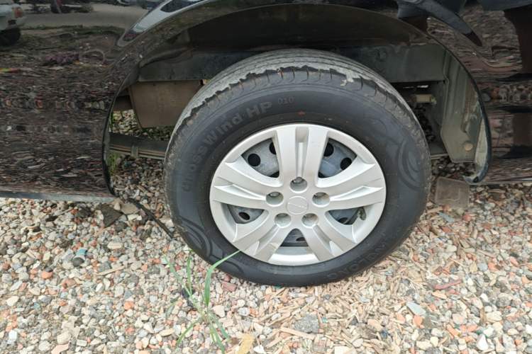 Used FORTHING Lingzhi 2022 M5L 1.6L Utility Model 7 Seats Right Rear Wheel Hub