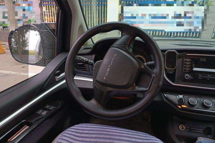 Used FORTHING Lingzhi 2022 Entry-Level M5L 2.0L Basic Version 7 Seats Steering Wheel