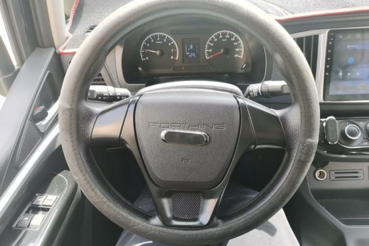 Used FORTHING Lingzhi 2022 M5 1.6L Practical Model 5 Seats Steering Wheel
