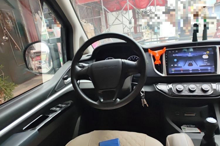 Used FORTHING Lingzhi 2022 M5 1.6L Practical 7-Seater Steering Wheel