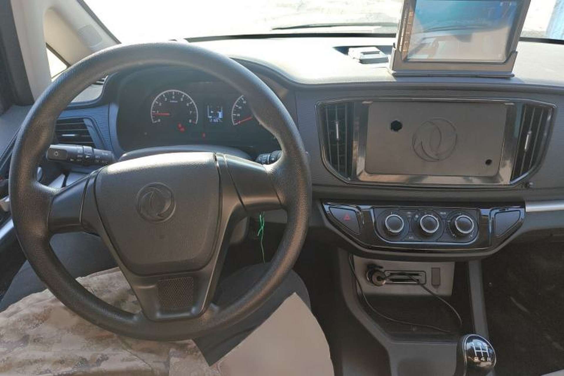 Used FORTHING Lingzhi 2022 V3 1.6L Base Model 2 Seats Steering Wheel