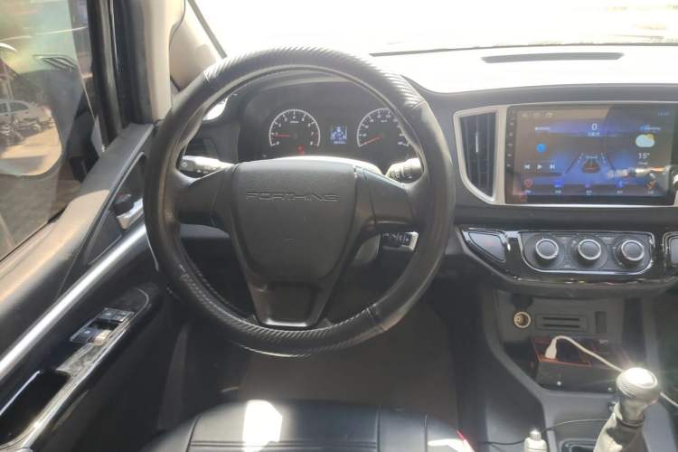 Used FORTHING Lingzhi 2022 M5L 1.6L Utility Model 7 Seats Steering Wheel