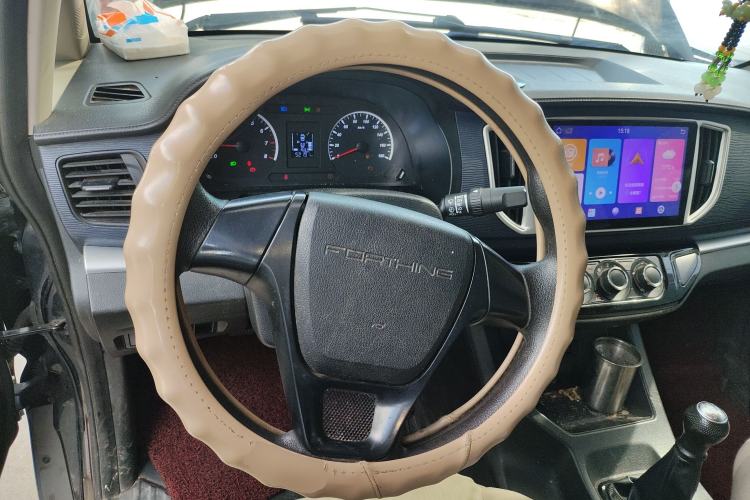 Used FORTHING Lingzhi 2022 M5 1.6L Practical Model 5 Seats Steering Wheel