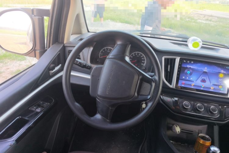 Used FORTHING Lingzhi 2022 M5 1.6L Practical 7-Seater Steering Wheel