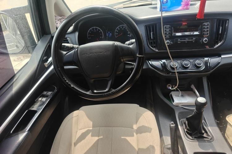 Used FORTHING Lingzhi 2022 M5L 1.6L Utility Model 7 Seats Steering Wheel