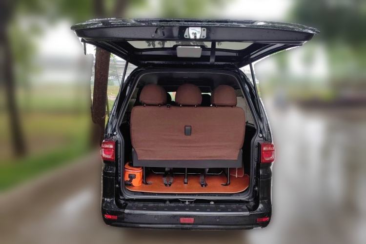 Used FORTHING Lingzhi 2022 Striving Version M5L 1.6L Base Model 9-Seater Trunk