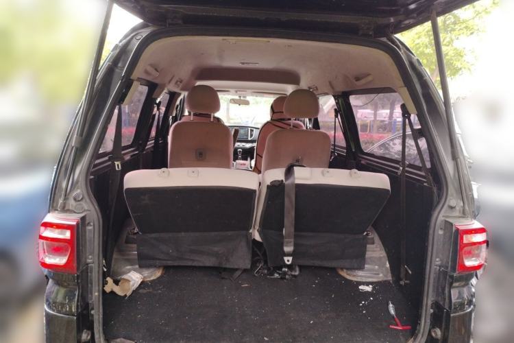 Used FORTHING Lingzhi 2022 M5L 1.6L Utility Model 7 Seats Trunk