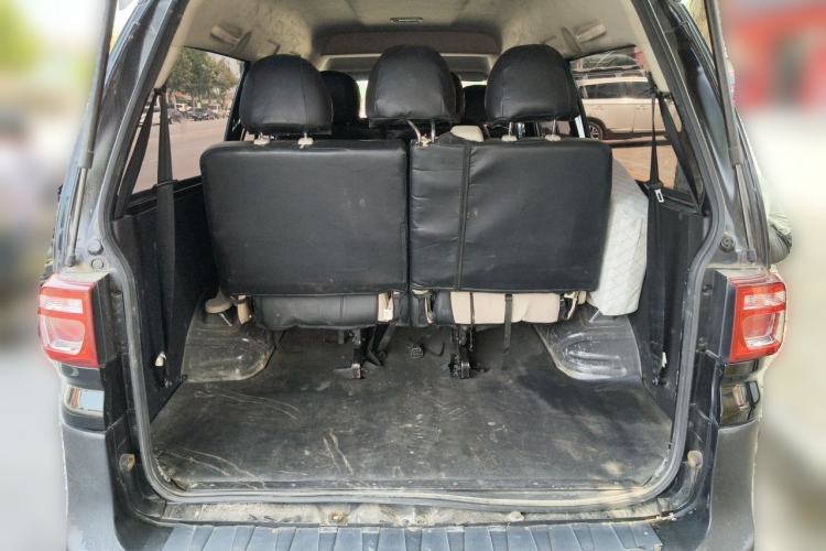 Used FORTHING Lingzhi 2022 M5 1.6L Practical 7-Seater Trunk