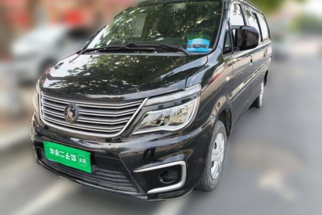 Używany FORTHING Lingzhi 2022 M5 1.6L Practical 7-Seater