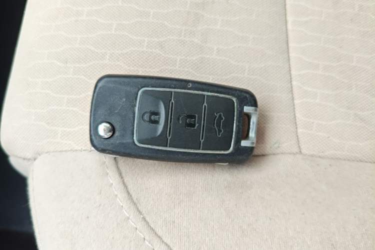 Used FORTHING Lingzhi 2022 M5L 1.6L Utility Model 7 Seats Vehicle Key