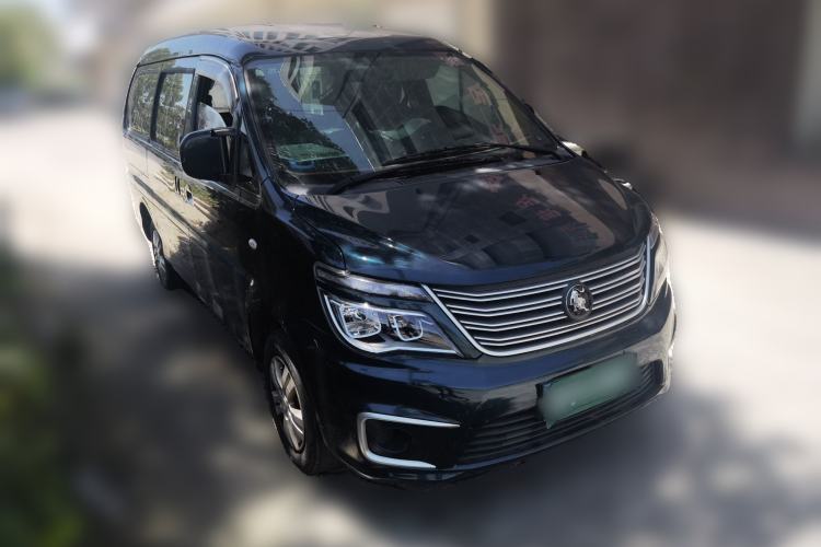 Used FORTHING Lingzhi 2022 M5 1.6L Practical 7-Seater Front Right 45 Deg