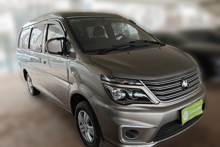 Used FORTHING Lingzhi 2022 M5L 1.6L Utility Model 7 Seats Front Right 45 Deg