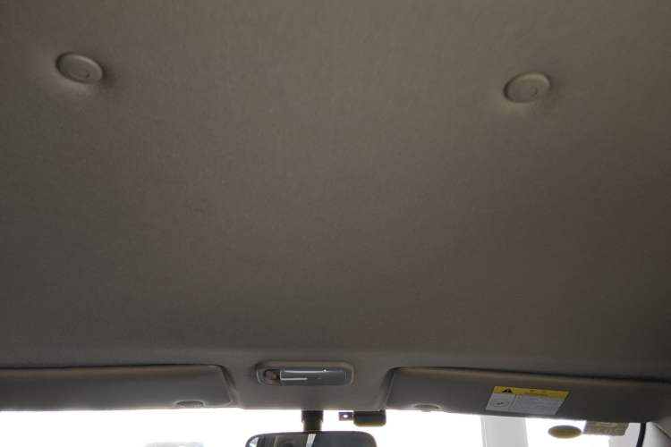 Used FORTHING Lingzhi 2022 M5L 1.6L Utility Model 7 Seats Headliner