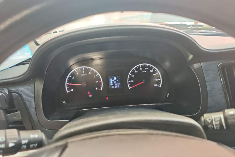 Used FORTHING Lingzhi 2022 M5 1.6L Practical Model 5 Seats Instrument Cluster