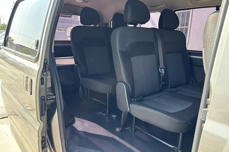 Used FORTHING Lingzhi 2022 Striving Version M5L 2.0L Basic Model 9-Seater Interior 7