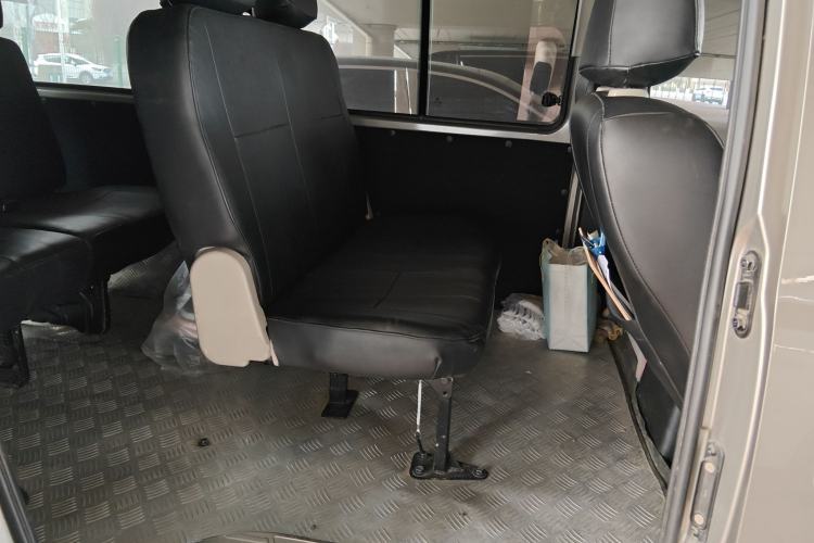 Used FORTHING Lingzhi 2022 M5L 1.6L Utility Model 7 Seats Left Rear Seat