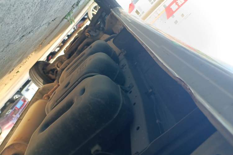 Used FORTHING Lingzhi 2022 M5L 1.6L Utility Model 7 Seats Left Side Sill