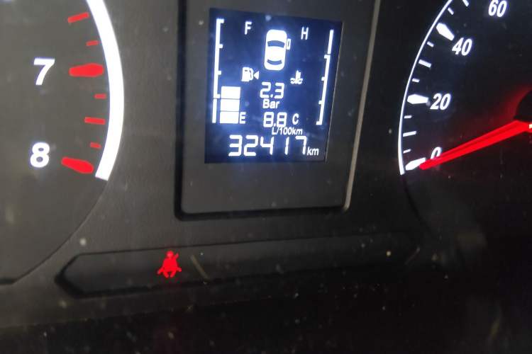 Used FORTHING Lingzhi 2022 M5L 1.6L Utility Model 7 Seats Odometer Close Up