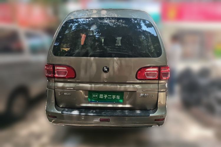 Used FORTHING Lingzhi 2022 M5 1.6L Practical Model 5 Seats Rear